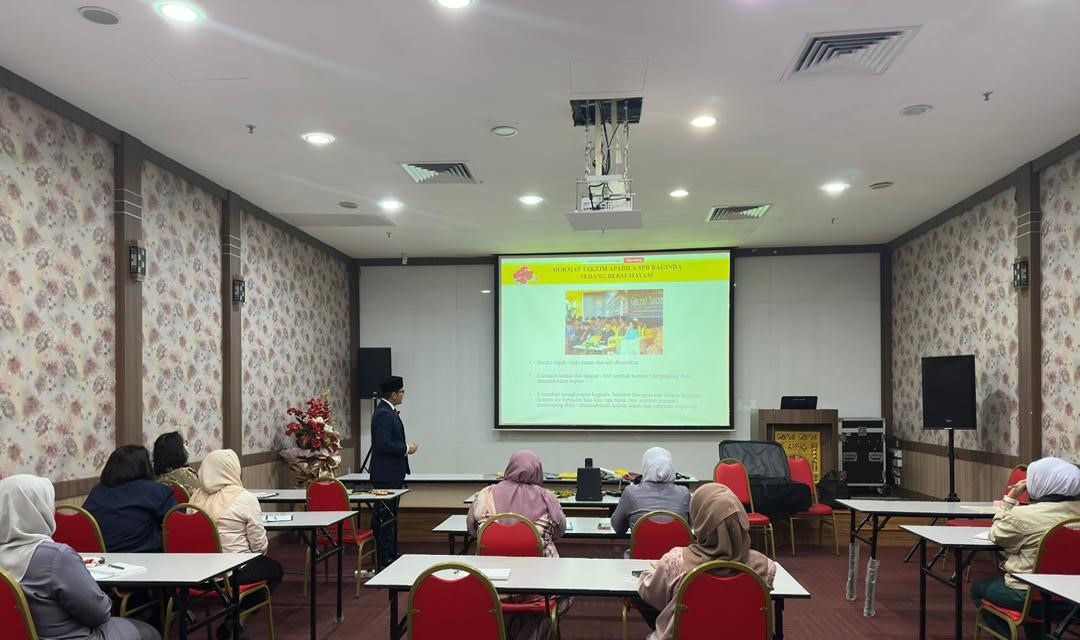 Protocol and Social Etiquette Course